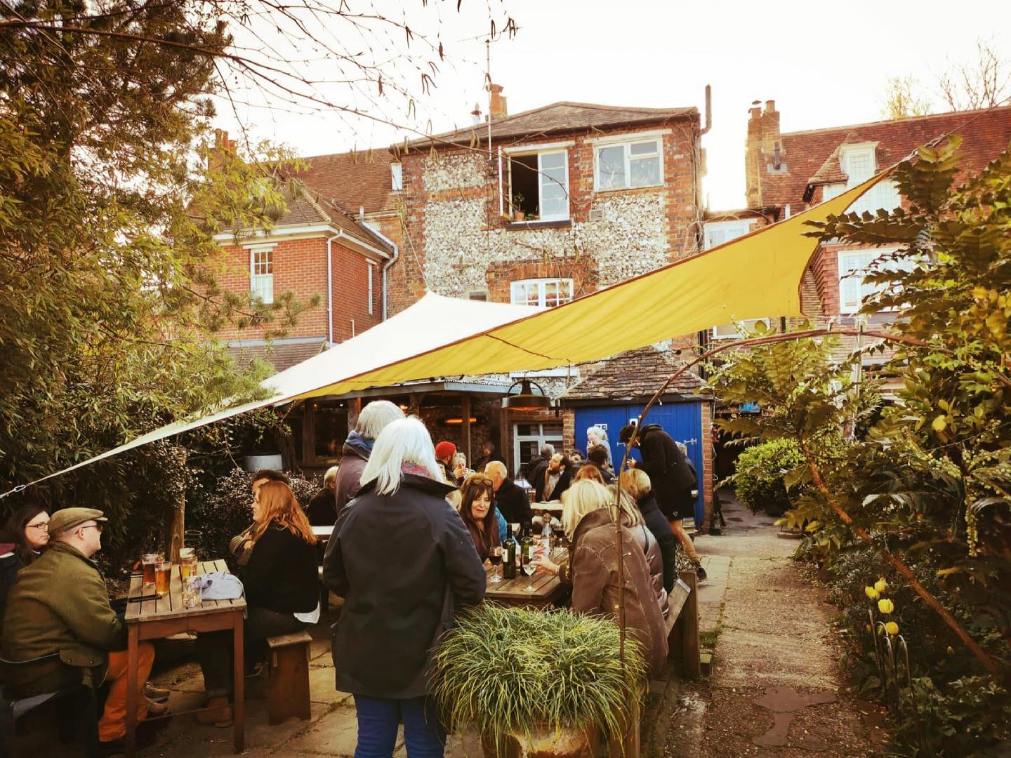 Welcome back everyone! It was lovely to see some familiar faces yesterday. We are open all week from 6-10.30pm (weekend 12-10.30pm) so drop by if you  haven’t already! #realalepub #winchester #pubgarden #hampshirepubs #pottsbrewery #postlockdownpint #winchesterpubs #independentvenue #beergarden #grassrootsvenue #realale #pub #beergarden